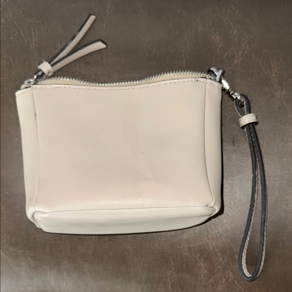 Calvin Klein| Clutch/Wristlet/Make up Bag​ - Picture 5 of 7